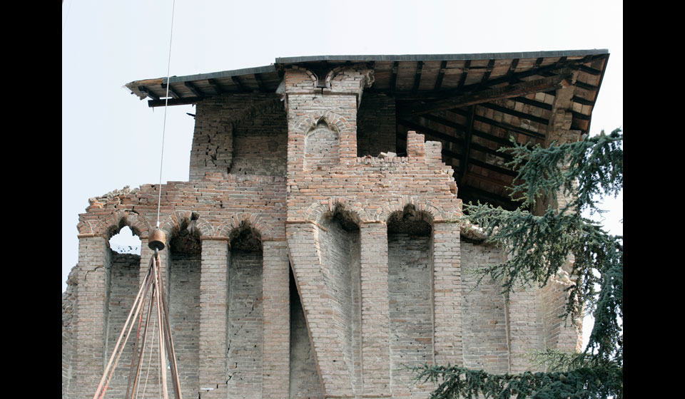 torre, crollo e lesioni