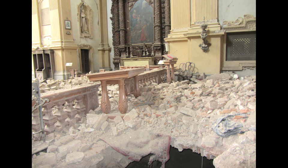 interno, pavimento, cedimento