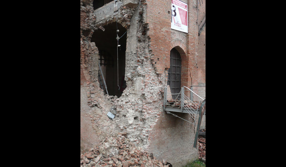 esterno, crolli e lesioni, particolare