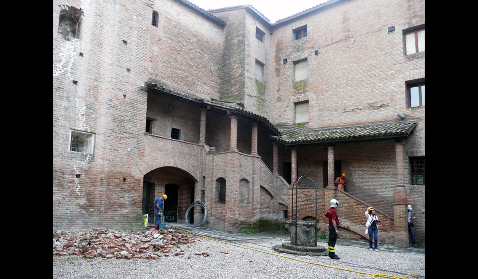 interno, crolli e lesioni