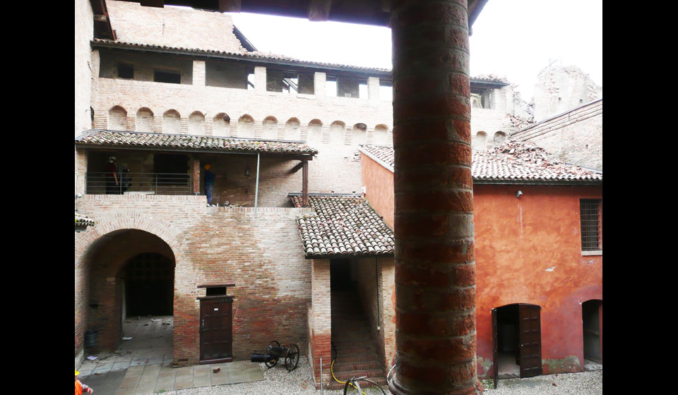 interno, crolli e lesioni