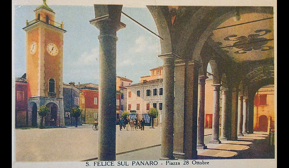 veduta della piazza, cartolina,1942