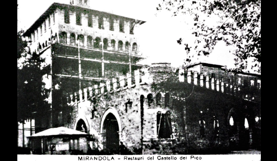 l'angolo nord-est durante il restauro del 1930, cartolina d'epoca