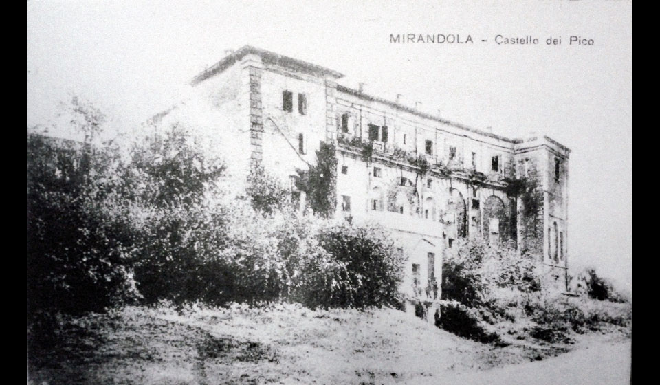 La "galleria nuova" del castello, cartolina d'epoca