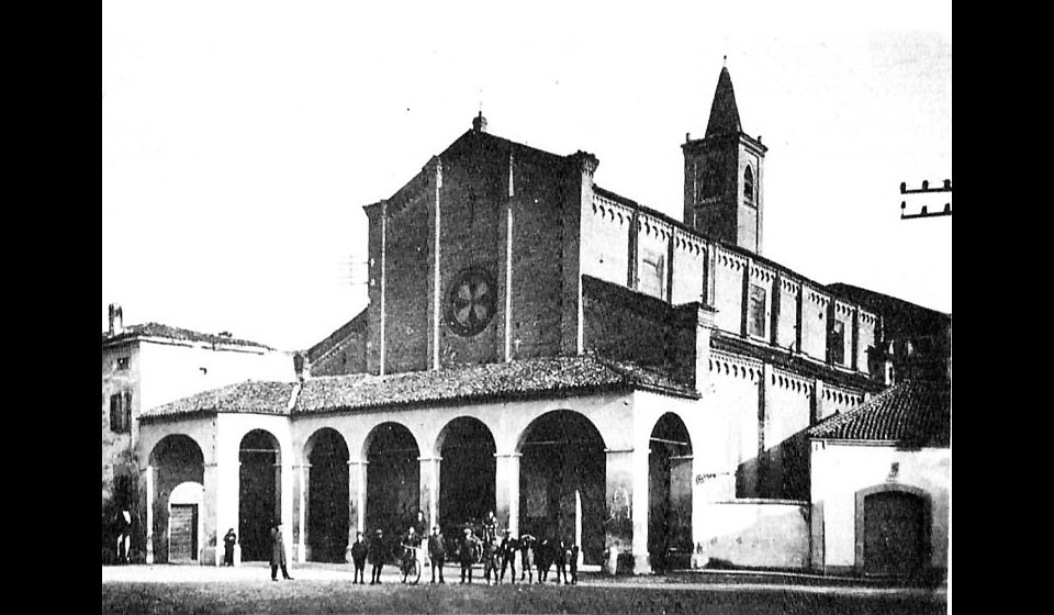 La chiesa prima degli interventi di restauro della facciata, 1926