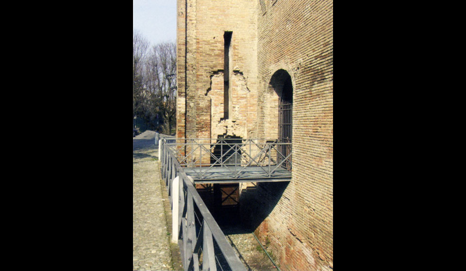 portello nel torrione di nord-est