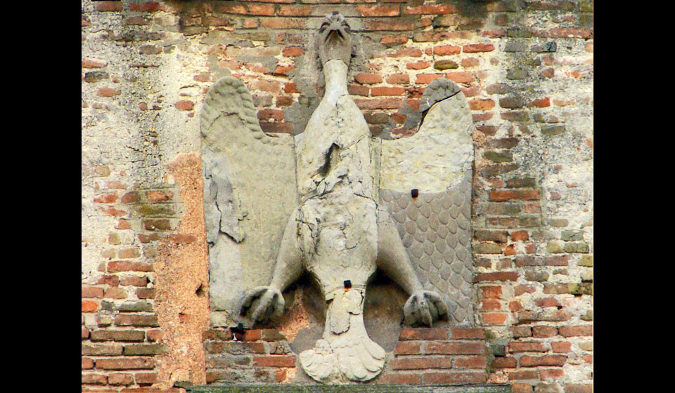 mastio, aquila estense in arenaria